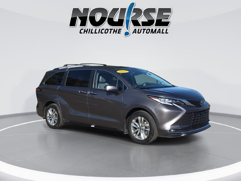 Used 2024 Toyota Sienna Limited AWD/4WD image 2