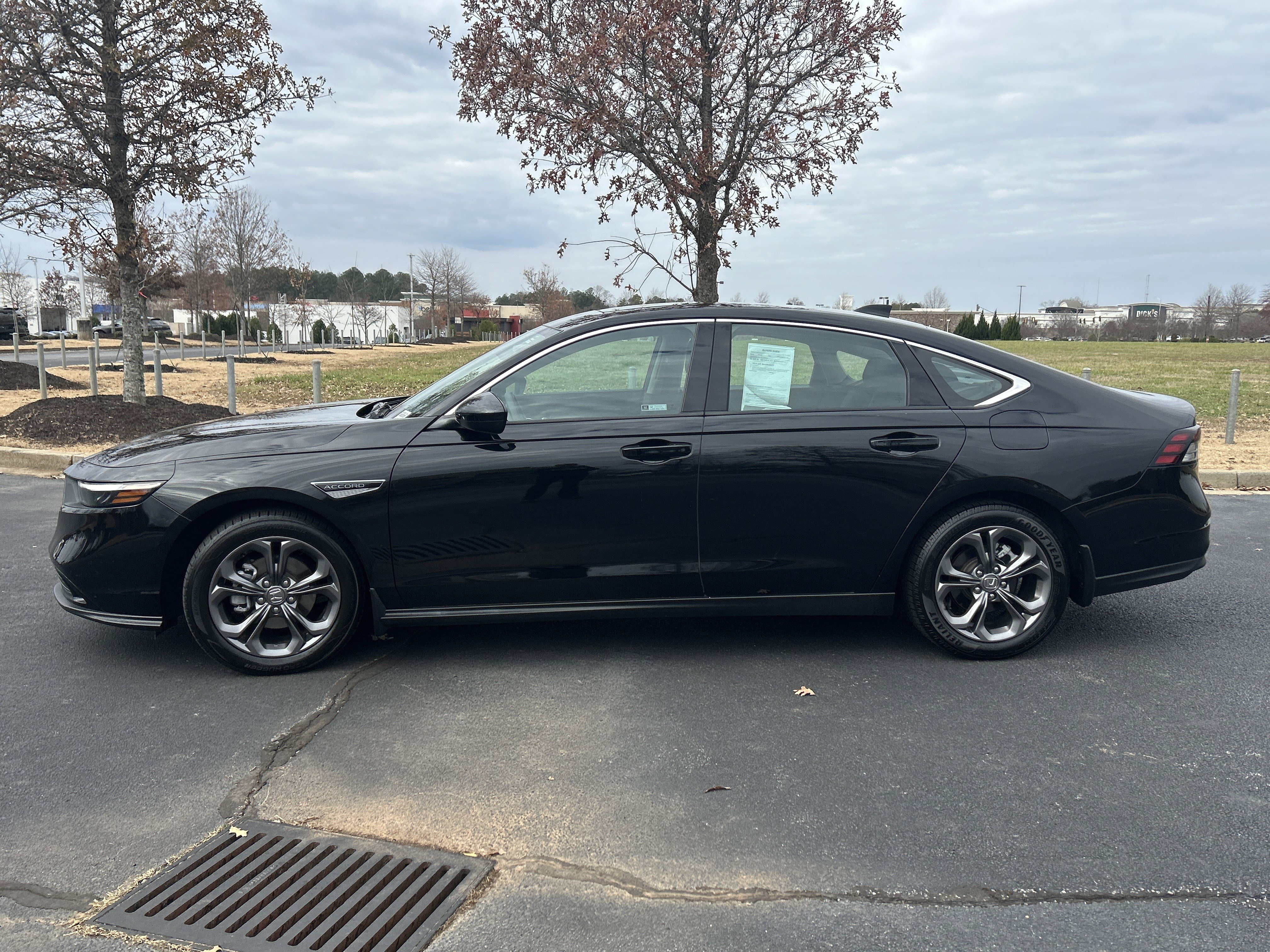 Used 2023 Honda Accord EX image 6