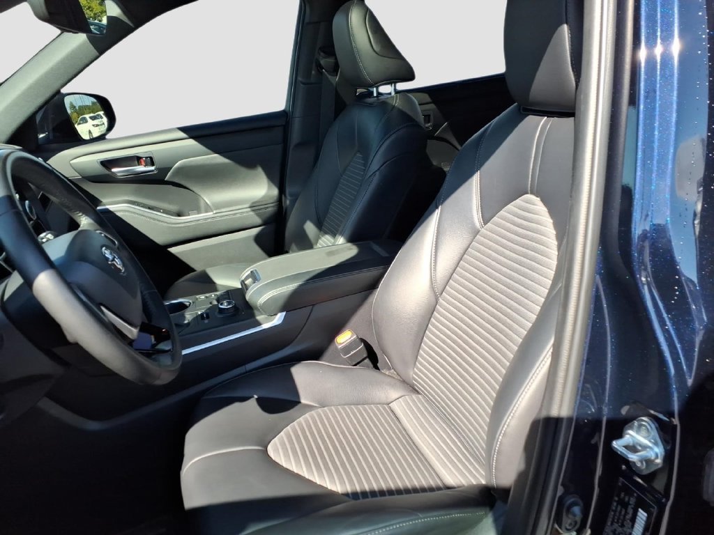 Used 2023 Toyota Highlander XSE AWD/4WD image 17