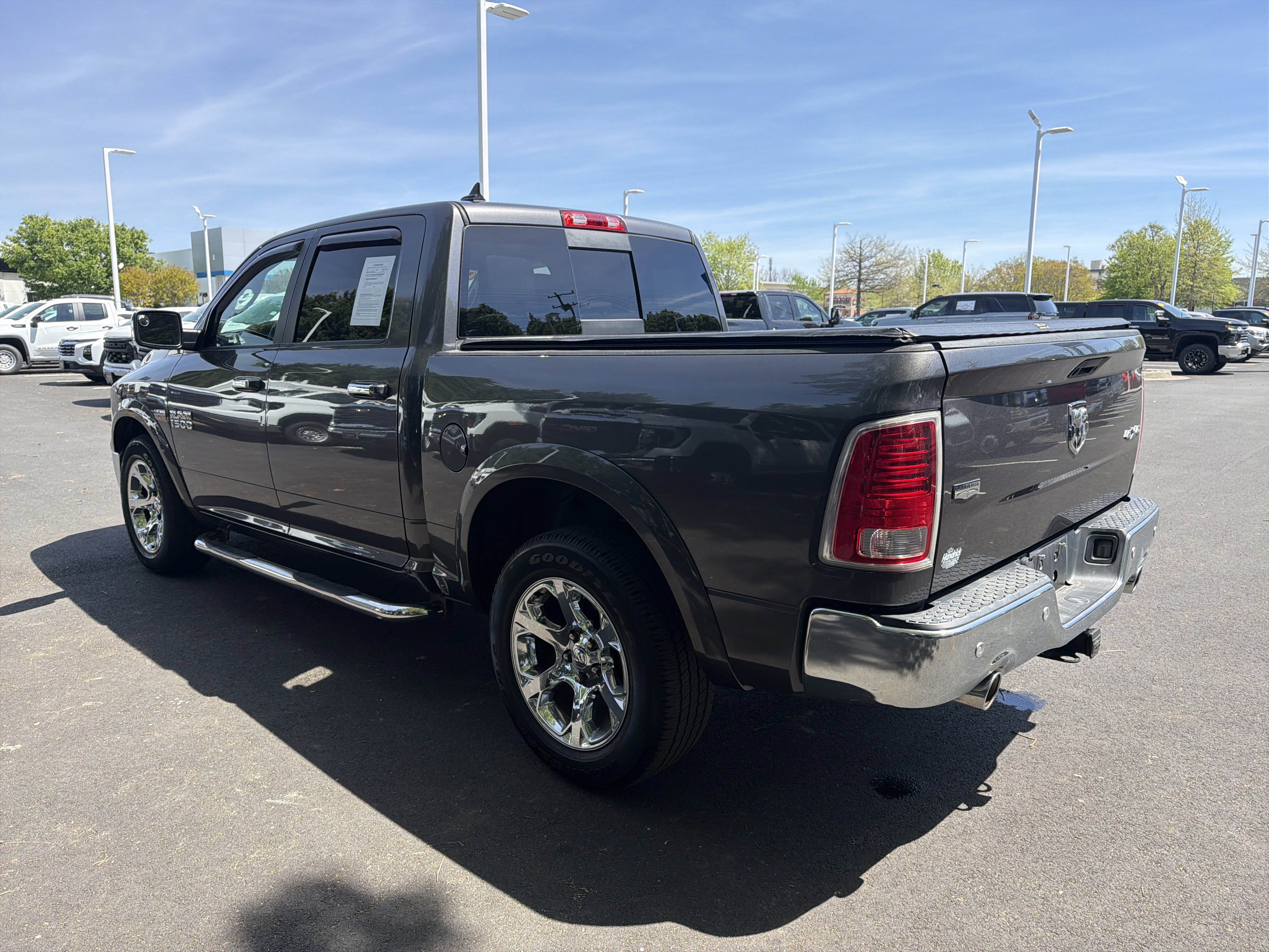 Used 2016 RAM 1500 Laramie w/ Convenience Group image 8