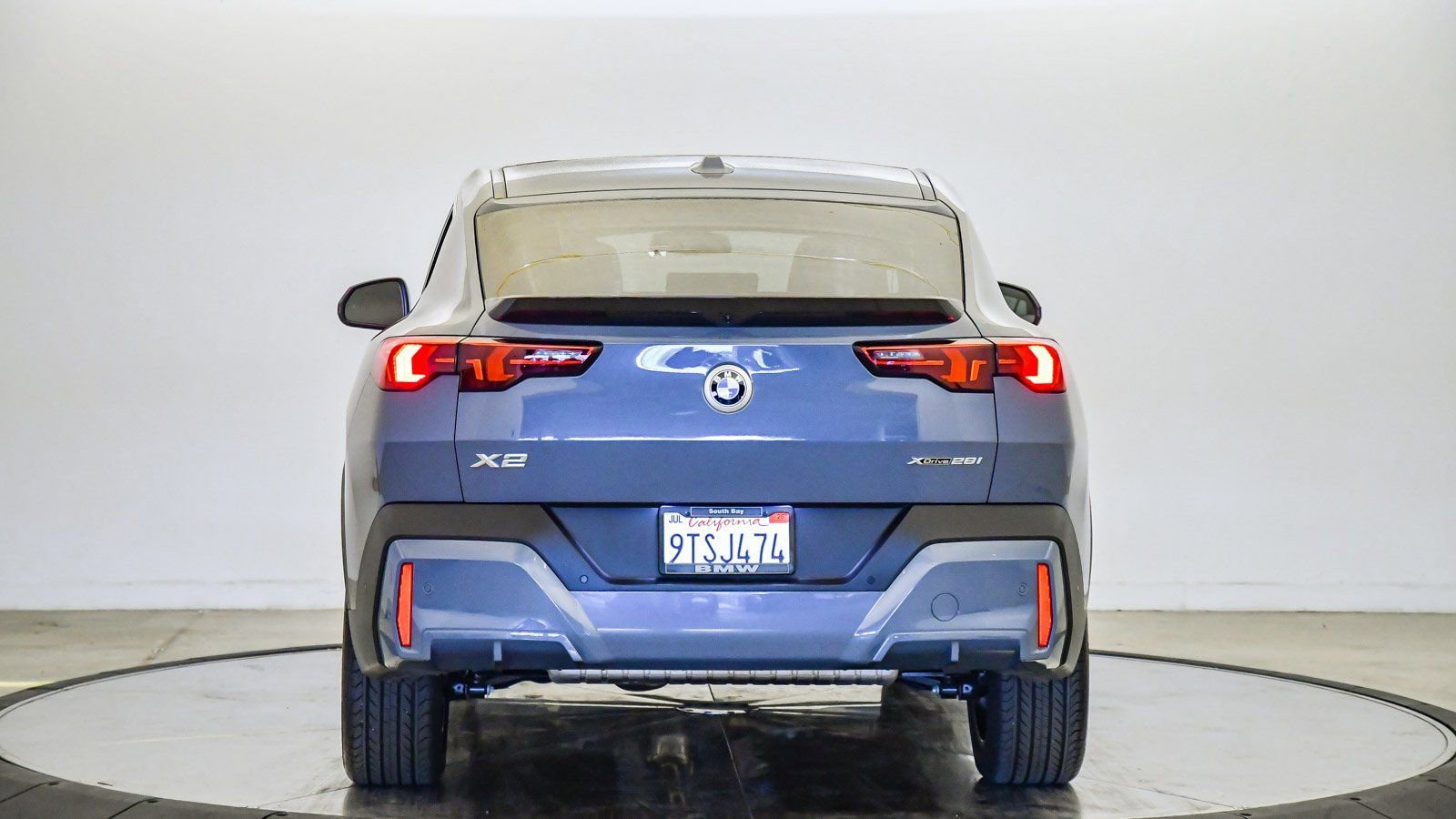 Used 2025 BMW X2 xDrive28i w/ Premium Package image 3