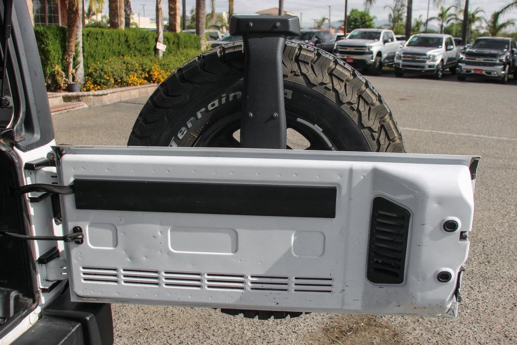 Used 2015 Jeep Wrangler Sport w/ Quick Order Package 24S AWD/4WD image 10