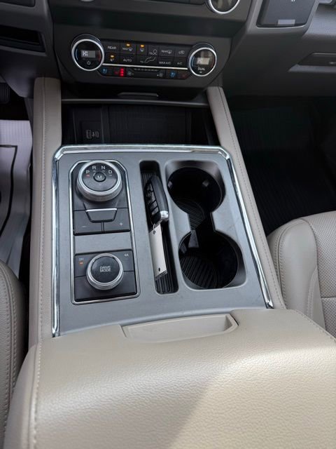 Used 2021 Ford Expedition XLT image 13