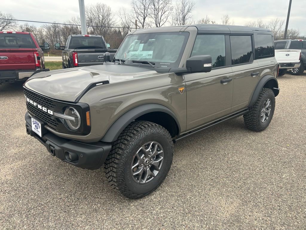 New 2025 Ford Bronco Badlands image 3