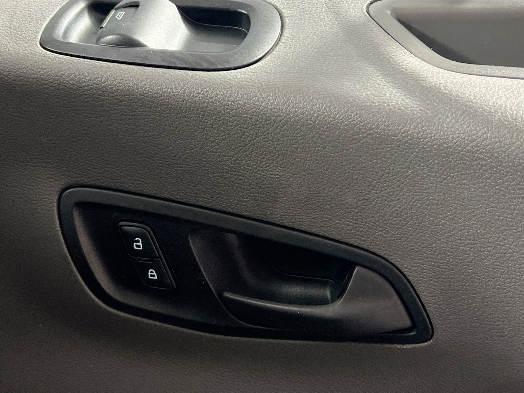 Used 2021 Ford Transit 350 XLT image 31