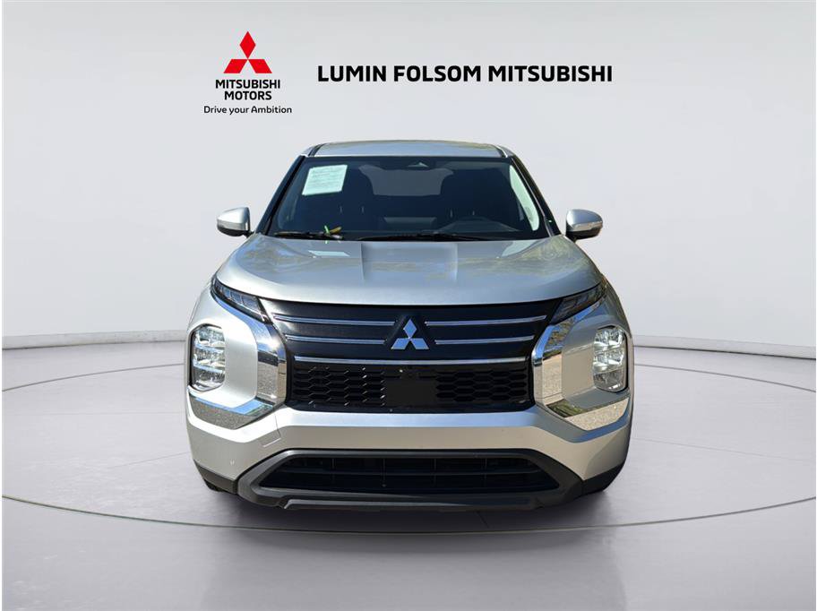 Used 2025 Mitsubishi Outlander ES FWD image 8