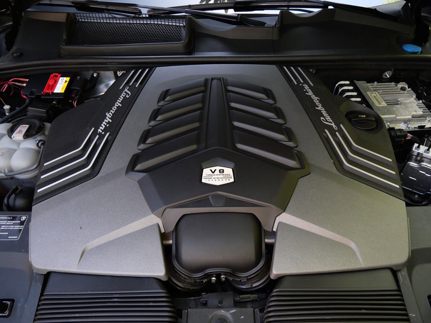 Used 2023 Lamborghini Urus Performante AWD/4WD image 37