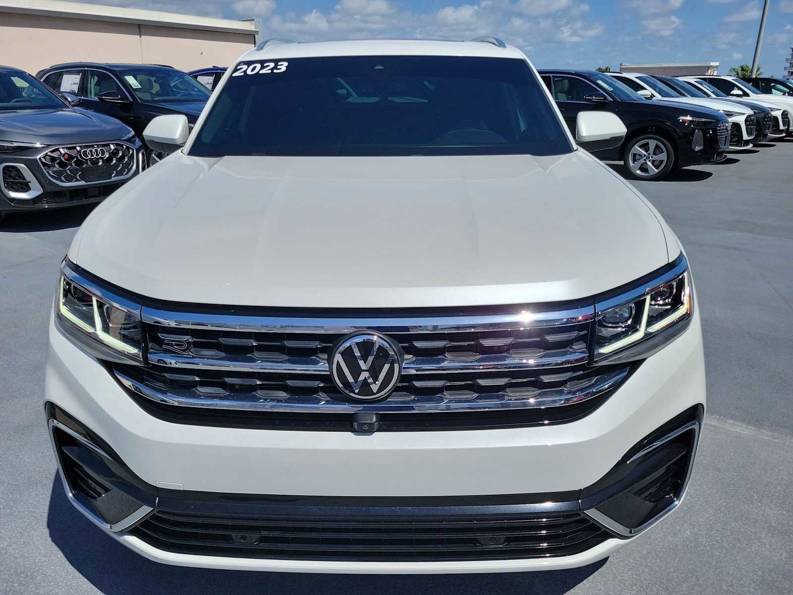 Used 2023 Volkswagen Atlas Cross Sport SEL Premium R-Line AWD/4WD image 9