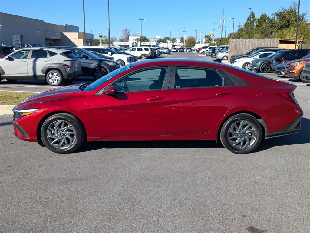 Used 2024 Hyundai Elantra SEL image 9