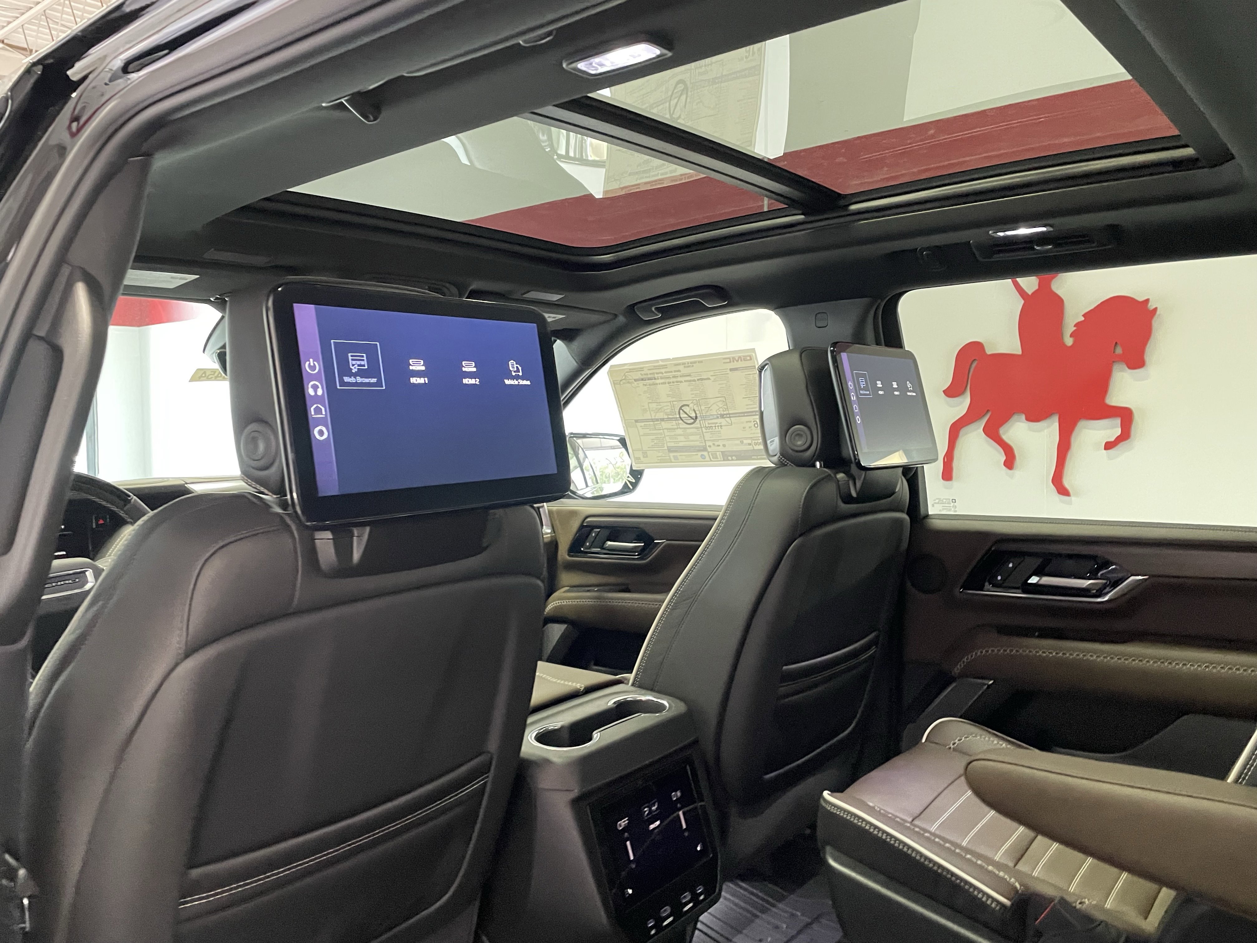 New 2026 GMC Yukon XL Denali Ultimate w/ LPO, Floor Liner Package AWD/4WD image 13