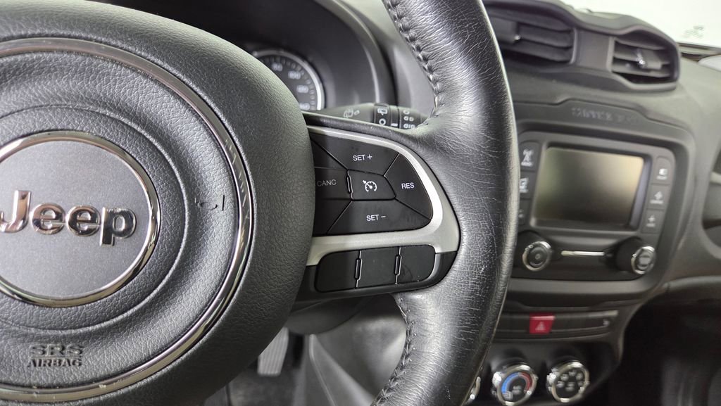 Used 2015 Jeep Renegade Latitude w/ Cold Weather Group AWD/4WD image 19