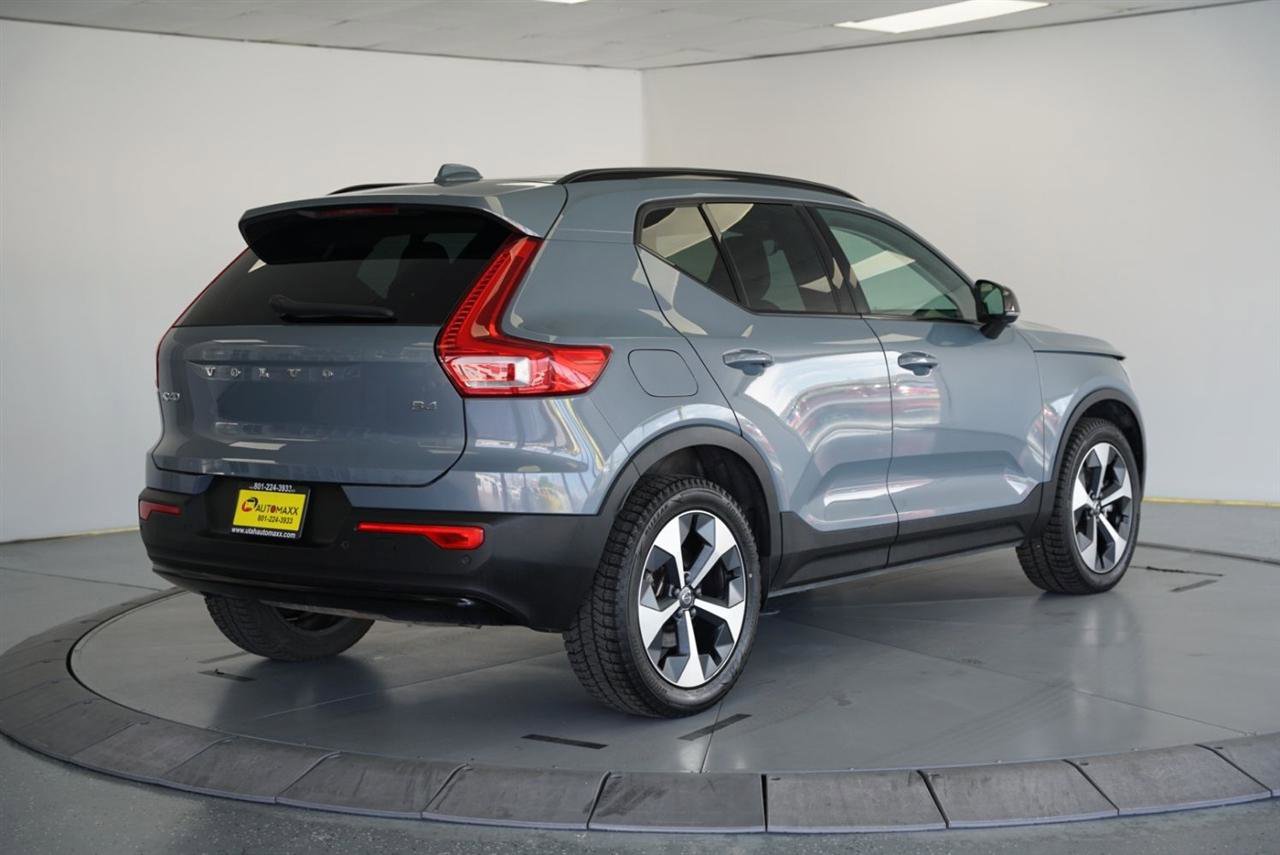Used 2023 Volvo XC40 B4 Ultimate FWD image 7
