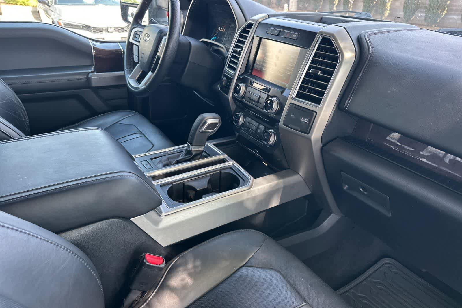 Used 2015 Ford F150 Platinum w/ Equipment Group 701A Luxury AWD/4WD image 17