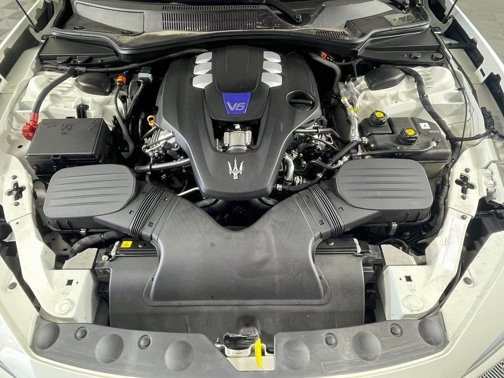Used 2022 Maserati Ghibli Modena RWD image 12
