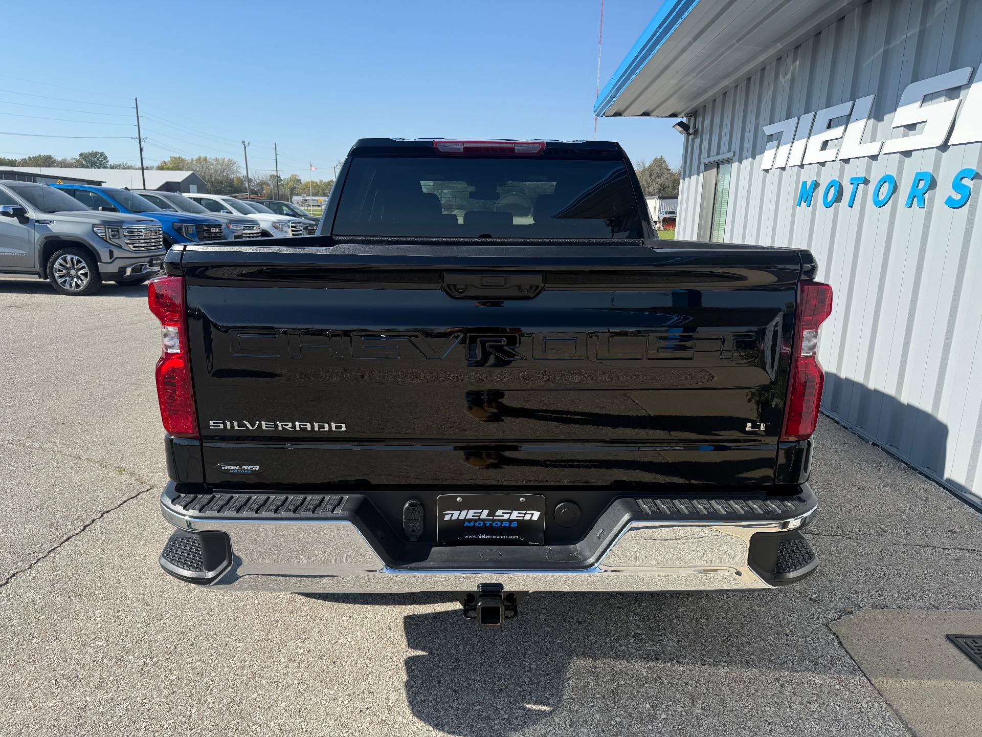 Used 2024 Chevrolet Silverado 1500 LT AWD/4WD image 8