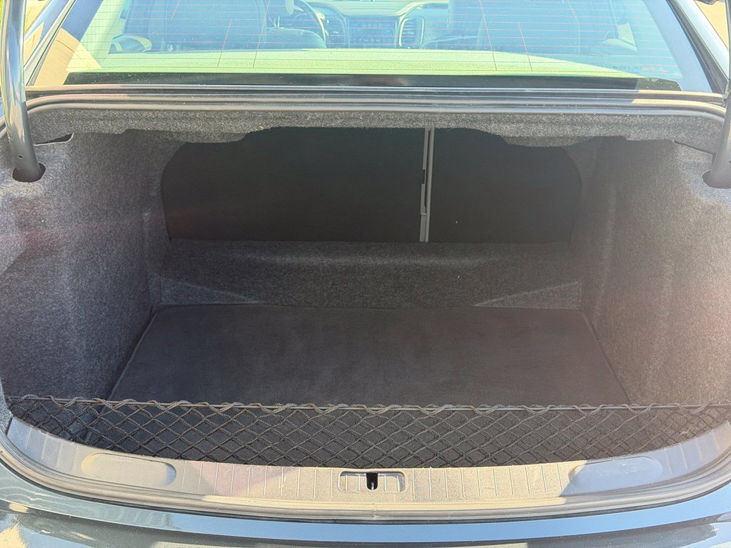 Used 2018 Chevrolet Impala LT w/ Sunroof and Spoiler Package FWD image 10