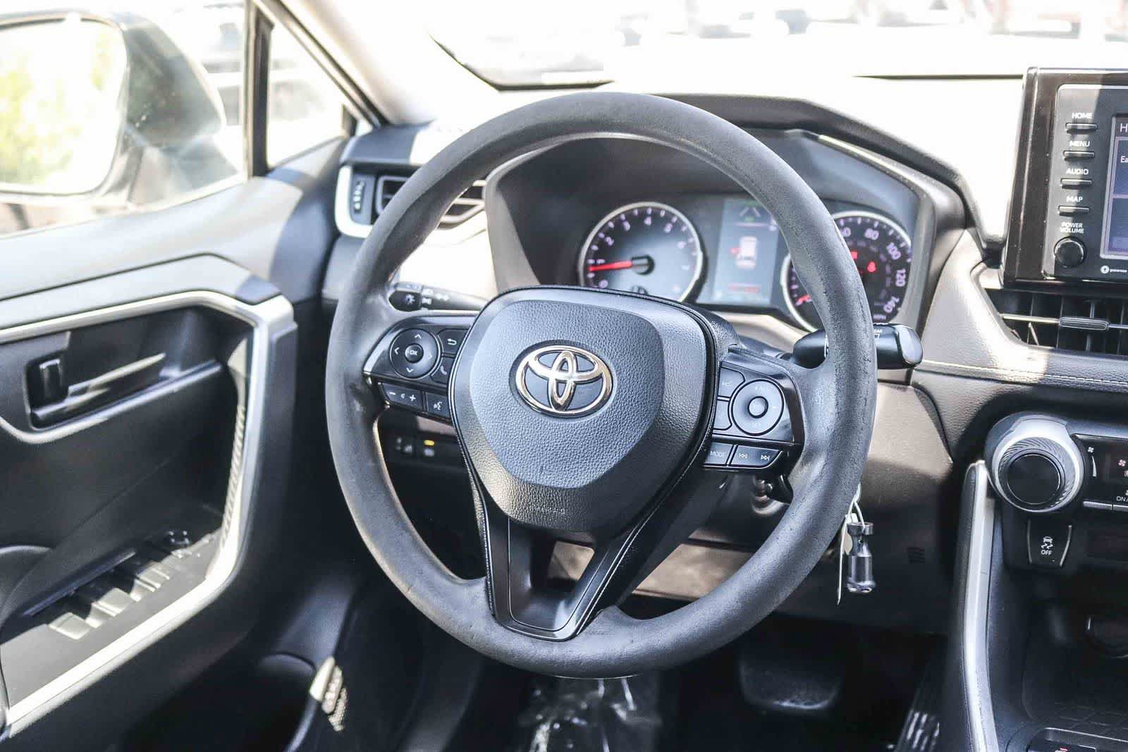 Used 2021 Toyota RAV4 LE FWD image 13