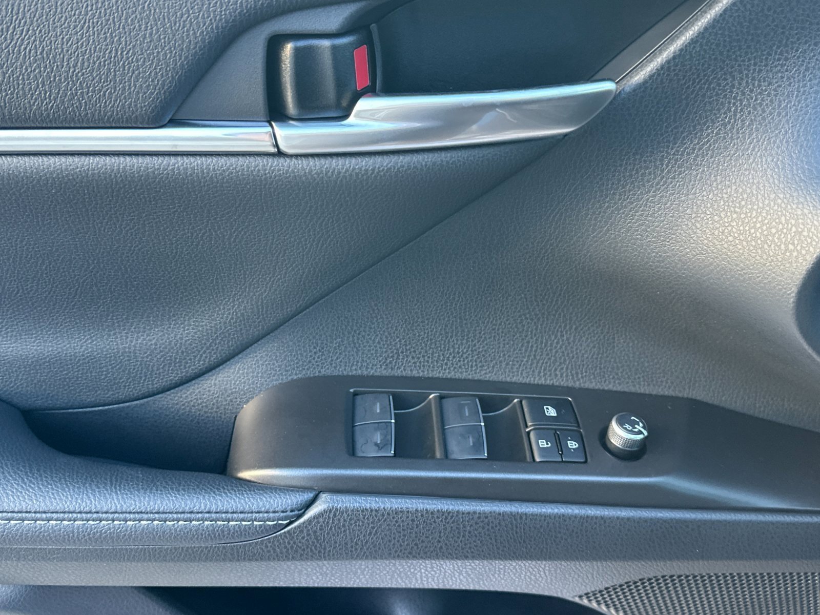 Used 2024 Toyota Camry XSE image 11