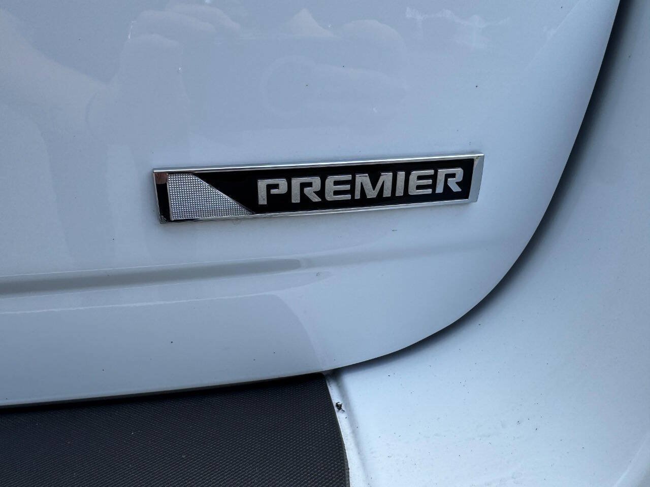 Used 2017 Chevrolet Equinox Premier w/ Enhanced Convenience Package AWD/4WD image 36