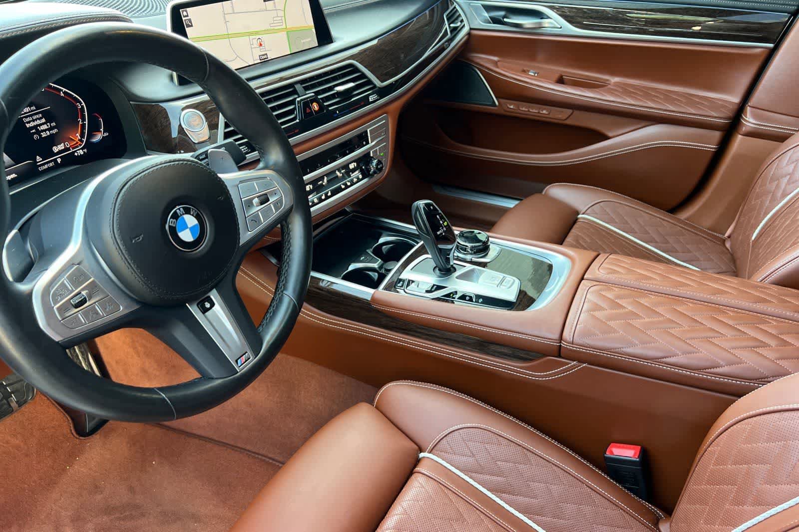 Used 2022 BMW 750i xDrive w/ Autobahn Package AWD/4WD image 14