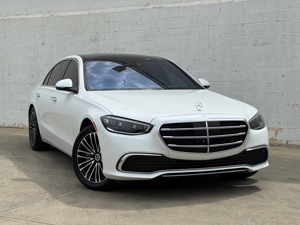 Used 2025 Mercedes-Benz S 580e 4MATIC Sedan image 2