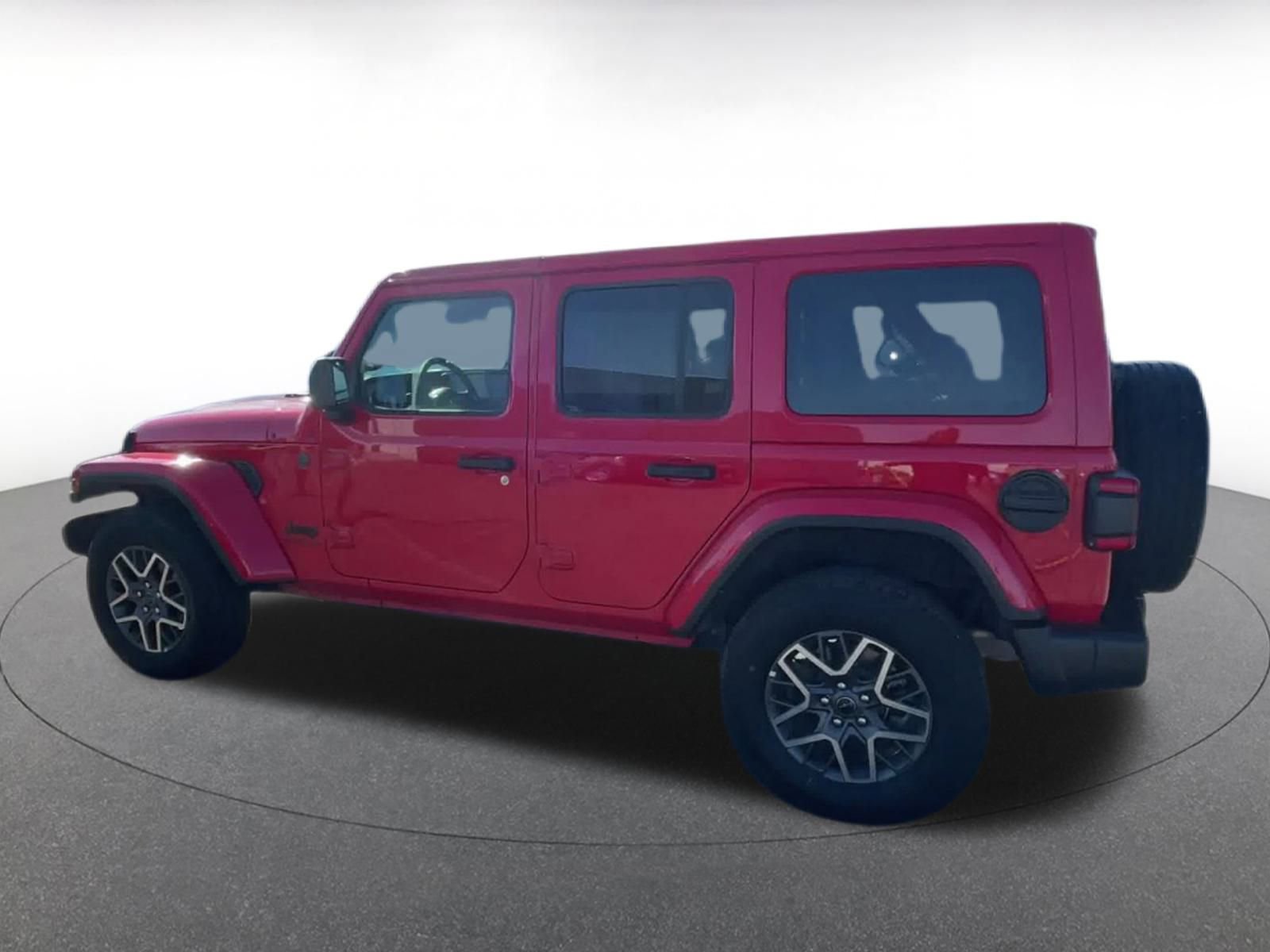 Used 2025 Jeep Wrangler Sahara image 8