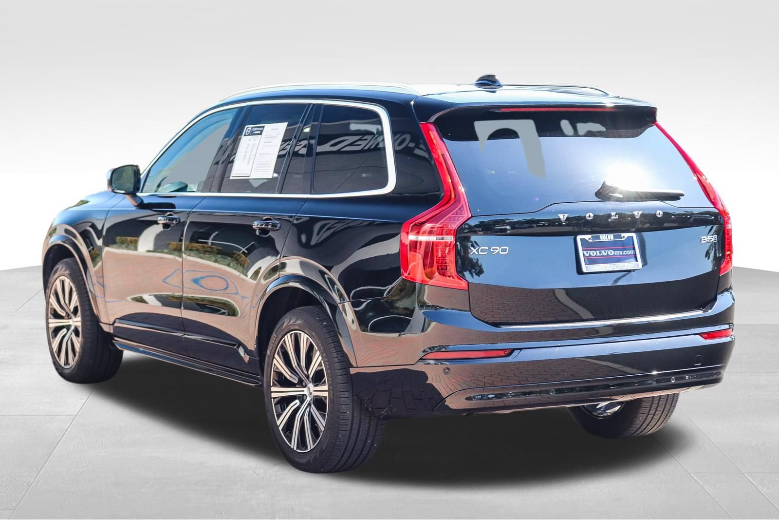 Used 2023 Volvo XC90 B5 Core w/ Protection Package Premier AWD/4WD image 5