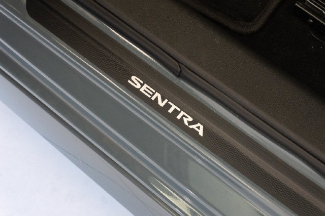 Used 2024 Nissan Sentra SR FWD image 5