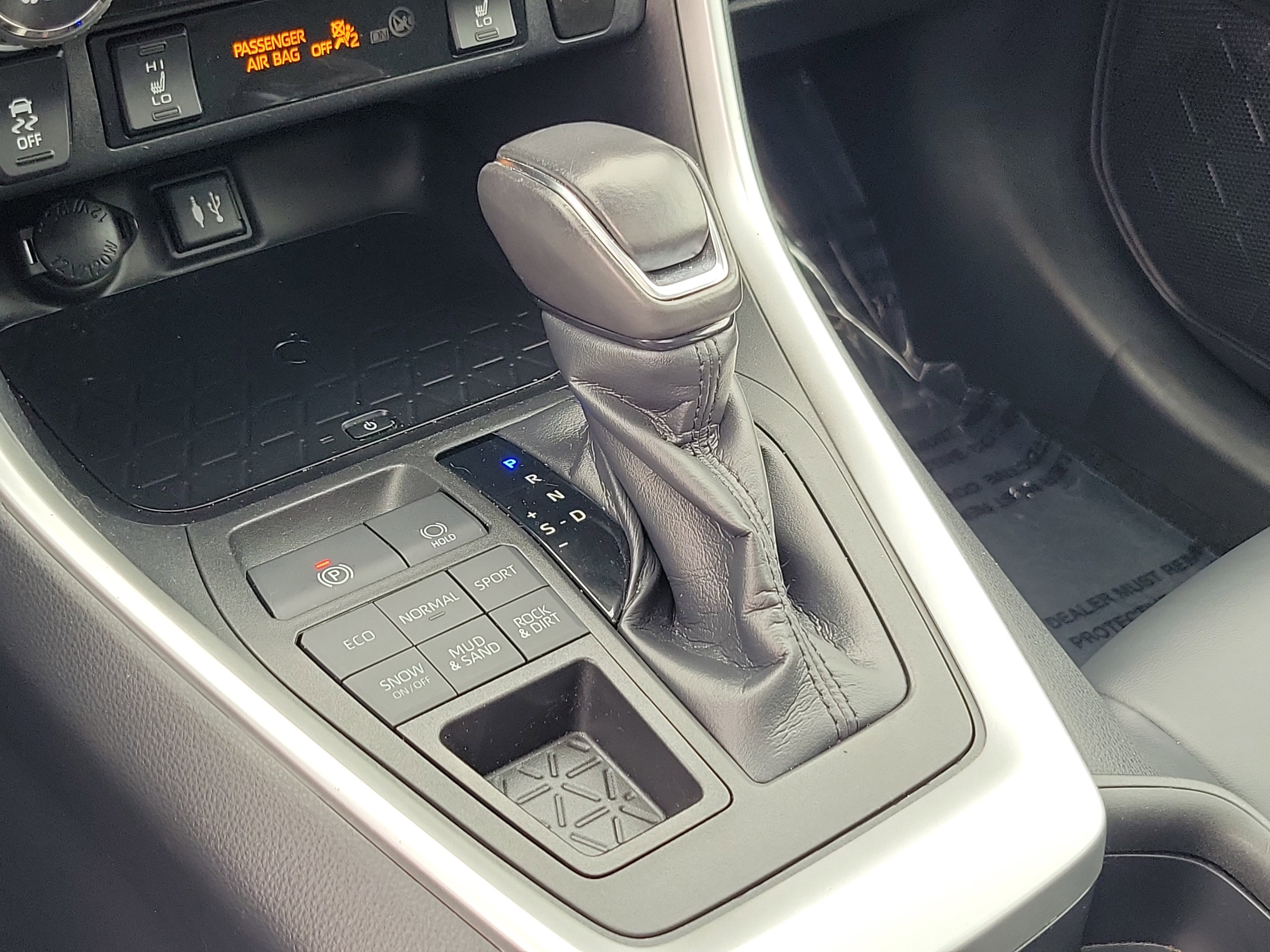 Certified 2019 Toyota RAV4 XLE Premium AWD/4WD image 31