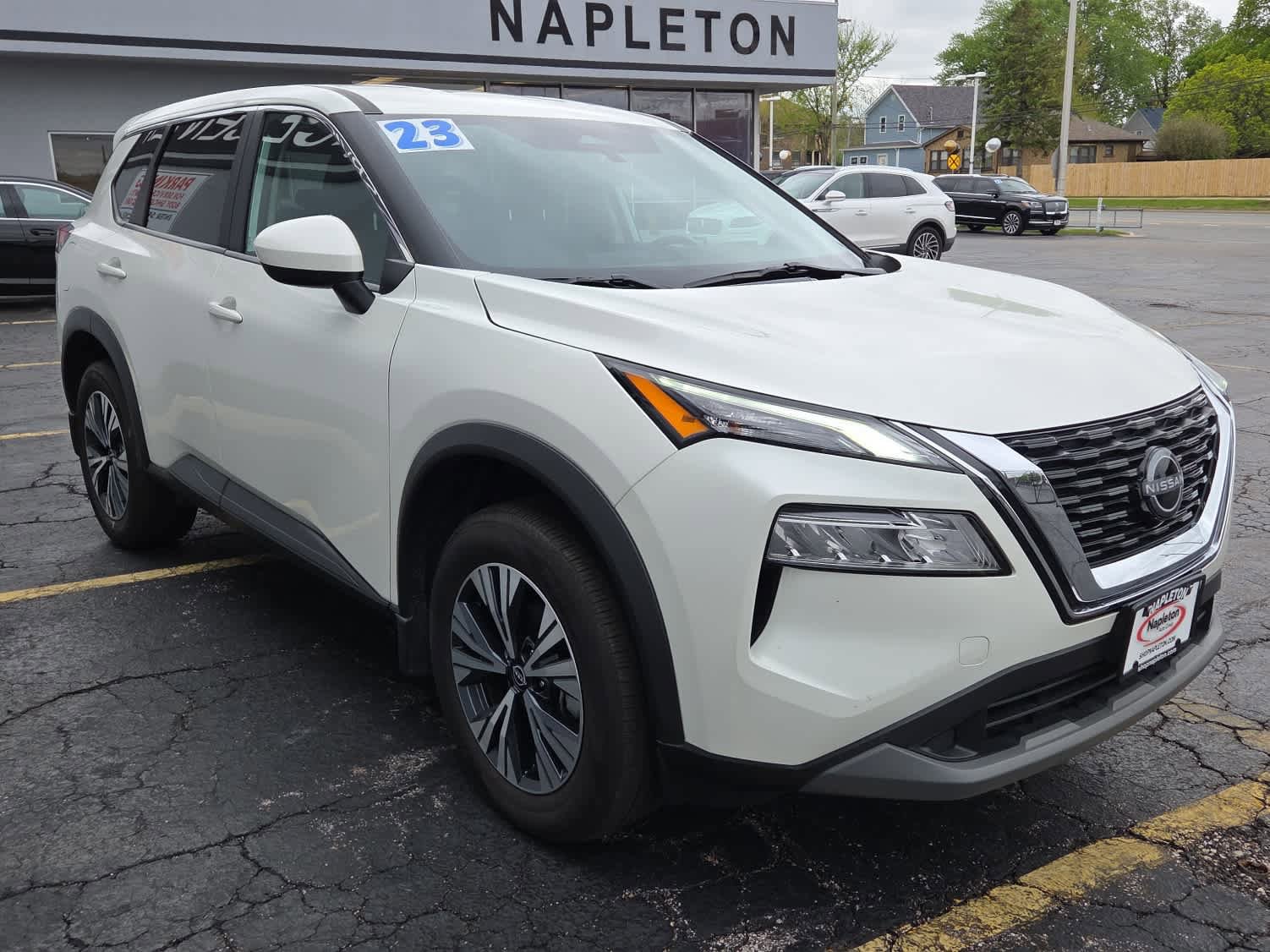 Used 2023 Nissan Rogue SV AWD/4WD image 3