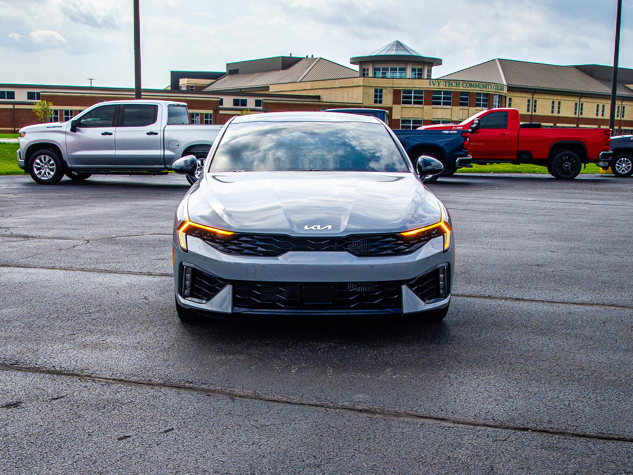 Used 2025 Kia K5 GT FWD image 2