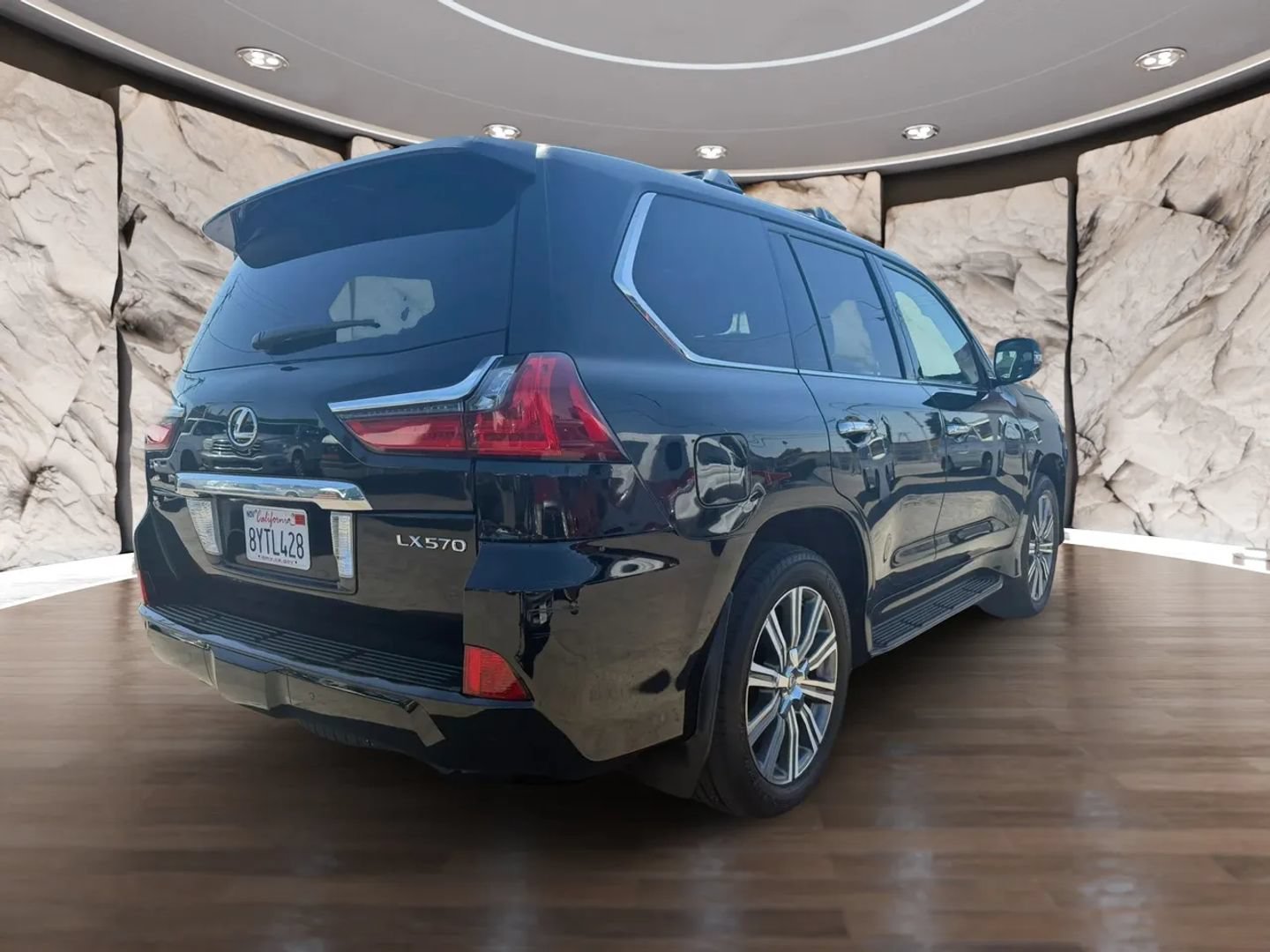Used 2017 Lexus LX 570 4WD w/ Luxury Package image 6