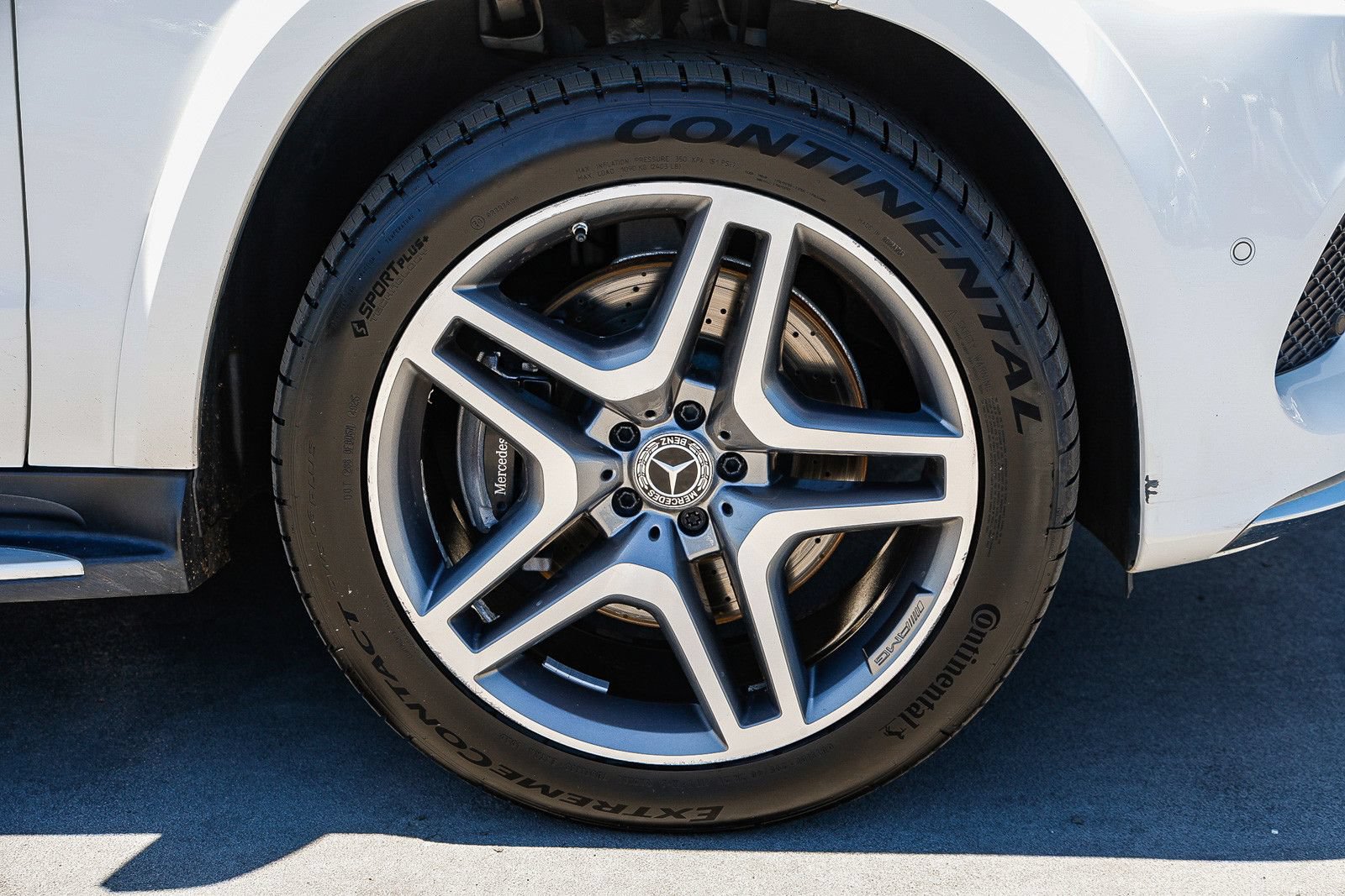 Used 2017 Mercedes-Benz GLS 550 4MATIC image 9