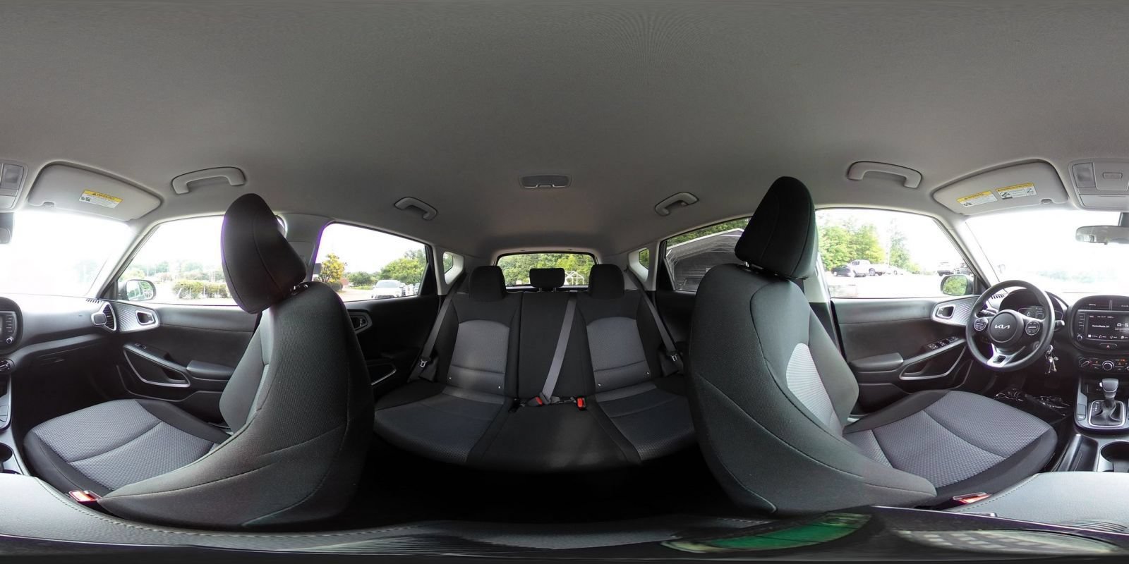 Used 2025 Kia Soul LX w/ LX Technology Package FWD image 38