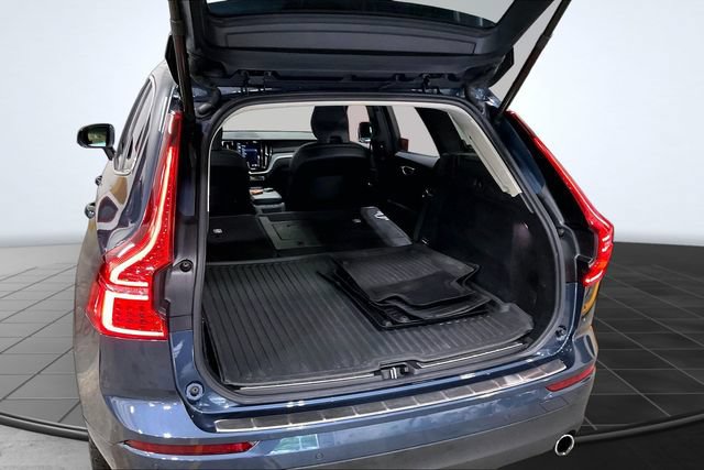 Certified 2021 Volvo XC60 T5 Momentum w/ Advanced Package AWD/4WD image 7