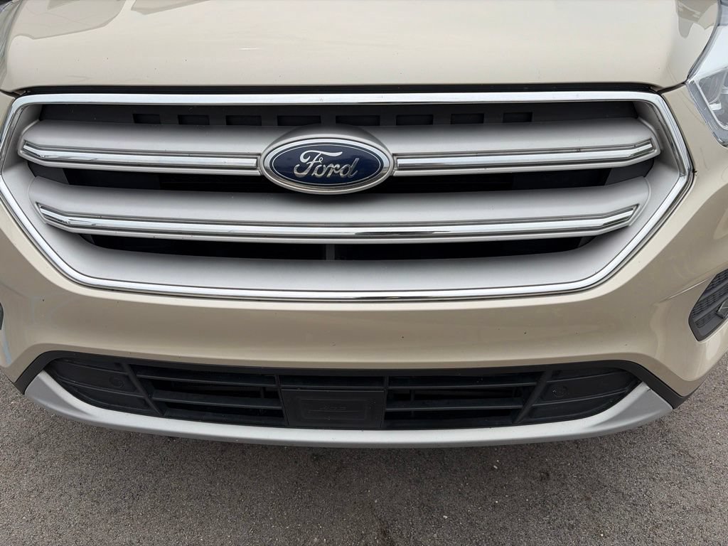 Used 2018 Ford Escape Titanium w/ Ford Safe & Smart Package AWD/4WD image 4