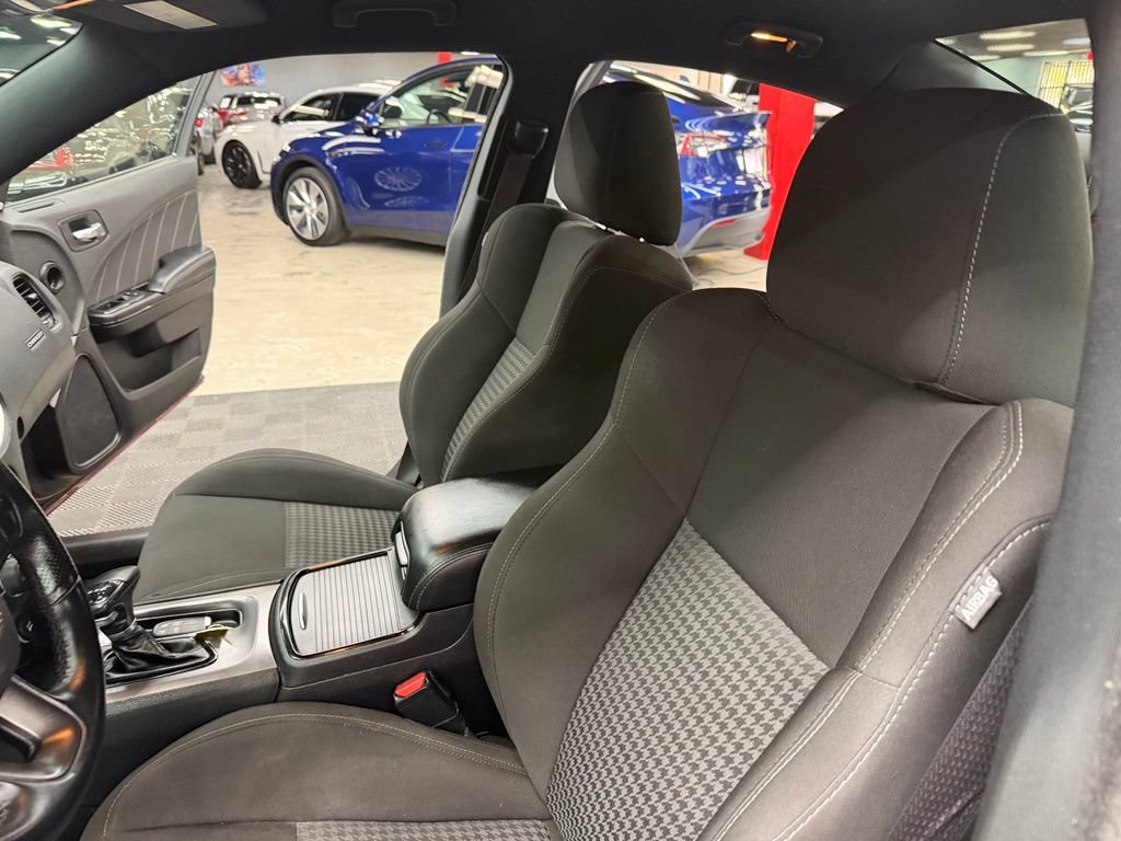 Used 2022 Dodge Charger R/T w/ Blacktop Package RWD image 34