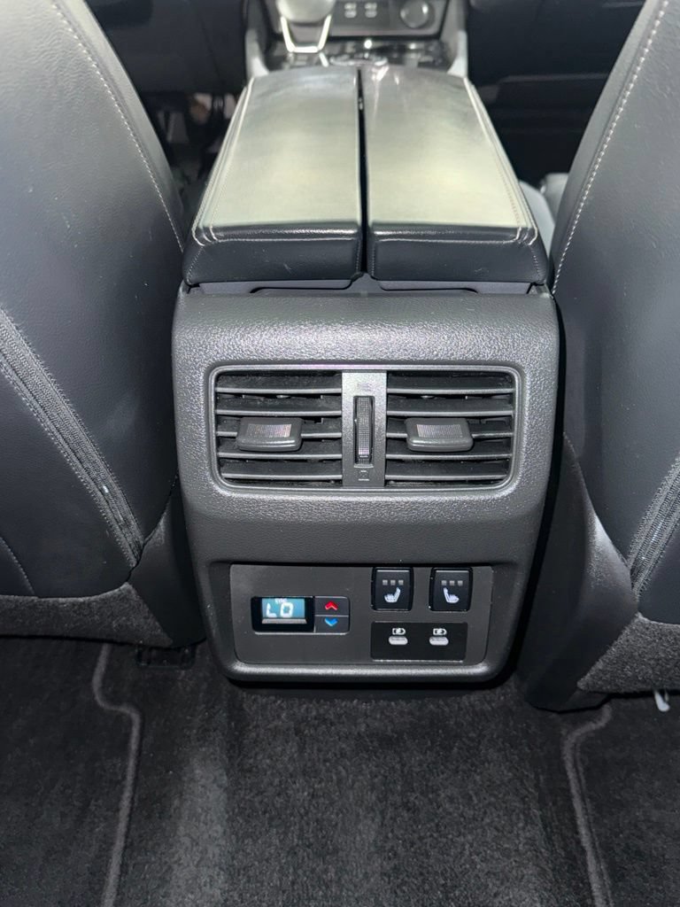 Used 2024 Nissan Rogue SL AWD/4WD image 27