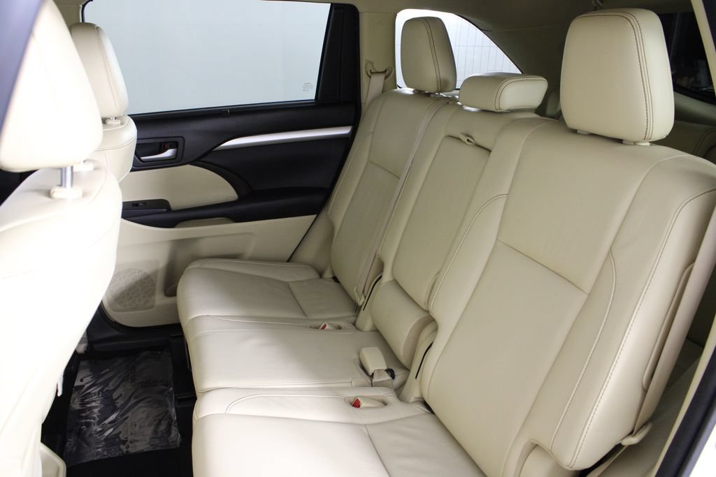 Used 2017 Toyota Highlander XLE FWD image 21