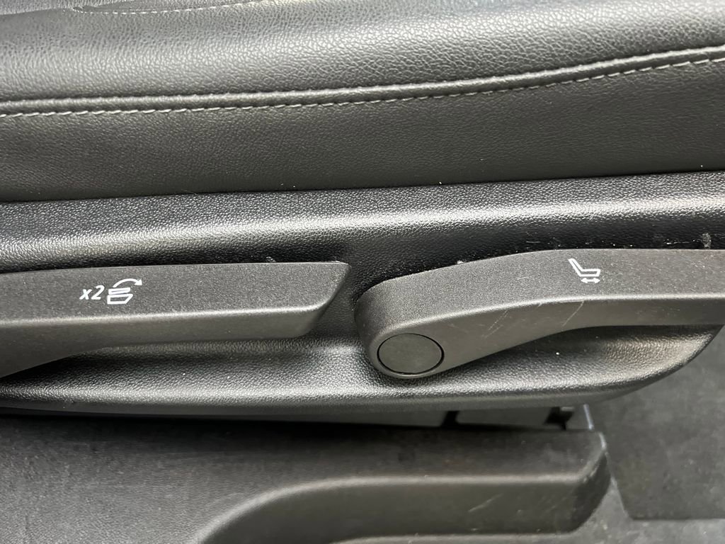 Used 2025 Chevrolet Tahoe LT image 17