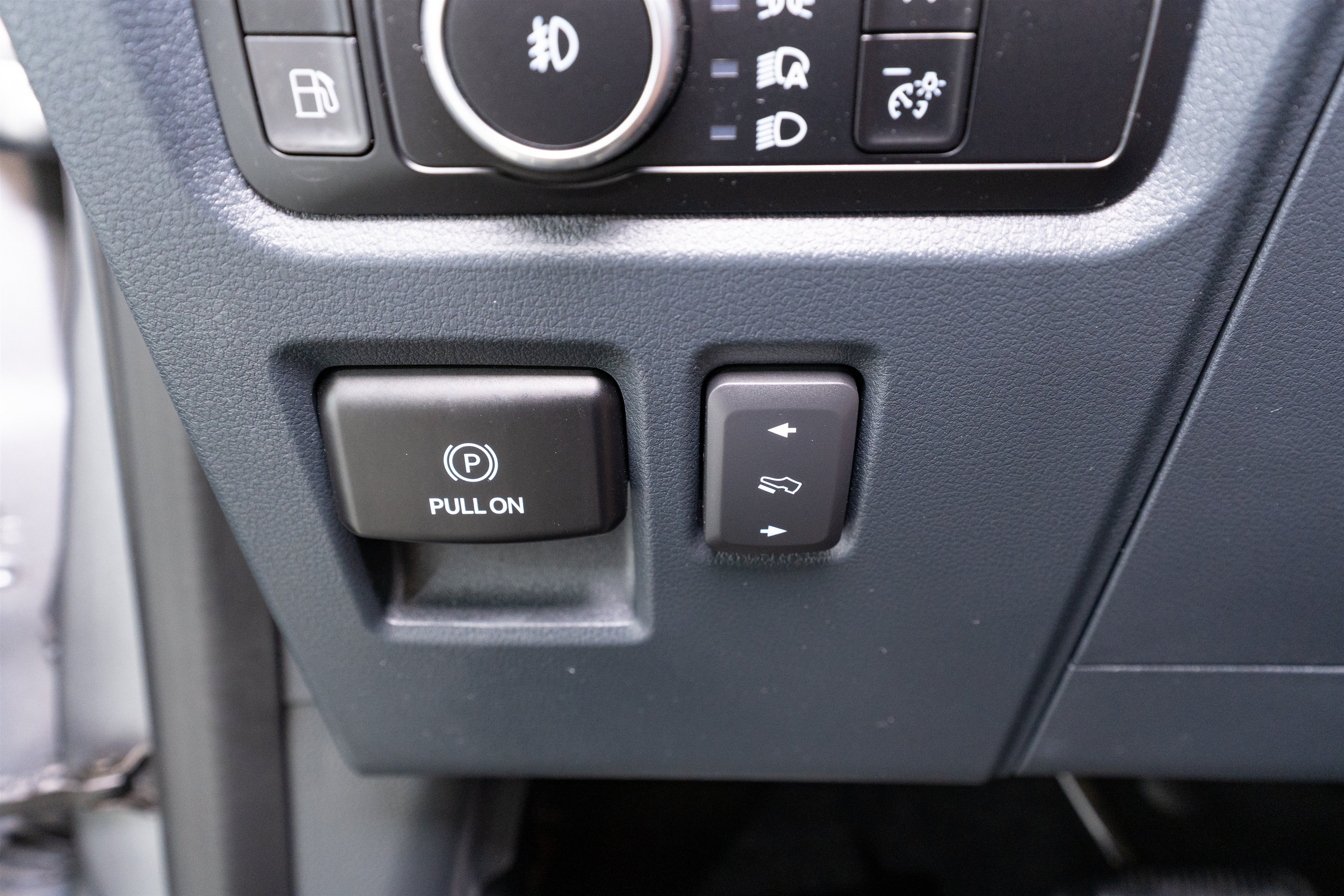 Used 2023 Ford F150 Platinum w/ FX4 Off-Road Package AWD/4WD image 40
