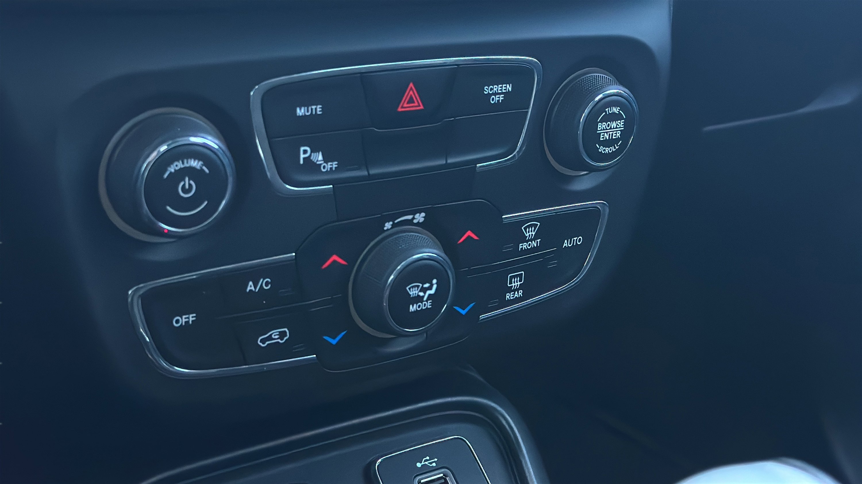 Used 2018 Jeep Compass Trailhawk w/ Safe & Security Group AWD/4WD image 17