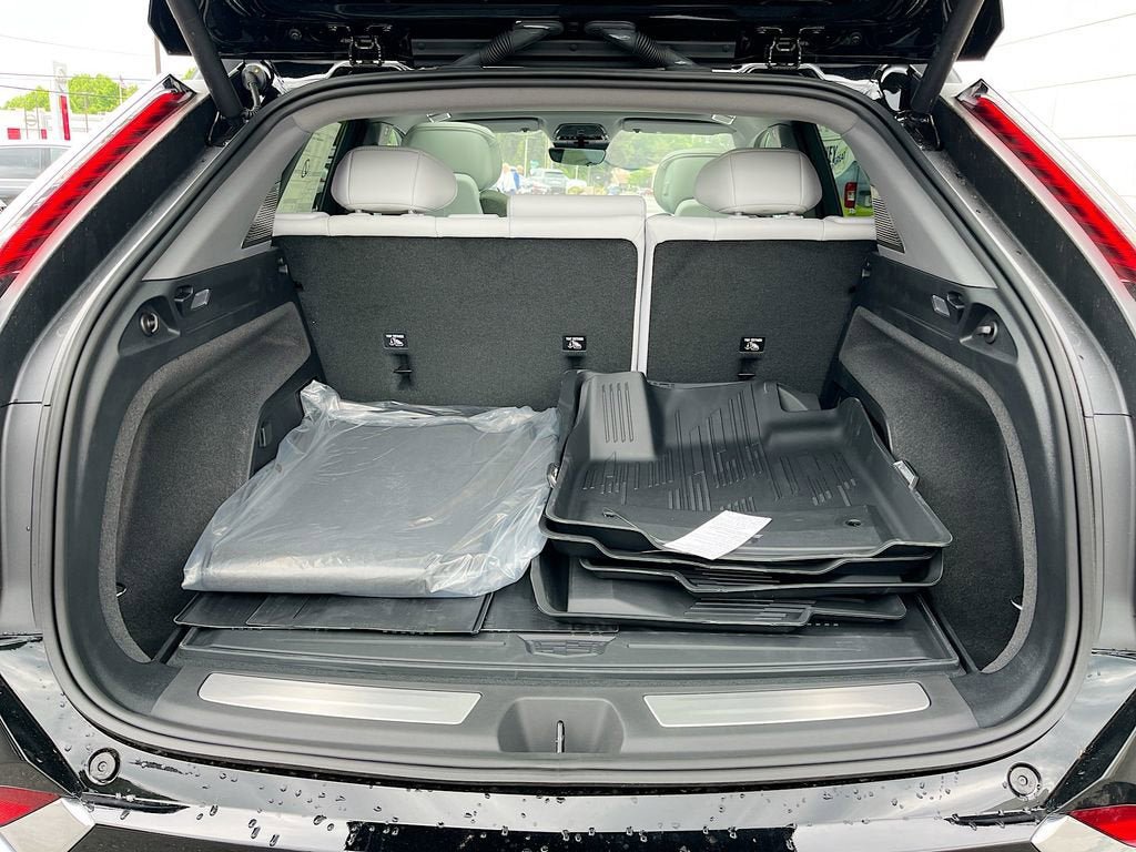 New 2026 Cadillac Optiq Luxury 1 w/ LPO, Floor Liner Package AWD/4WD image 32