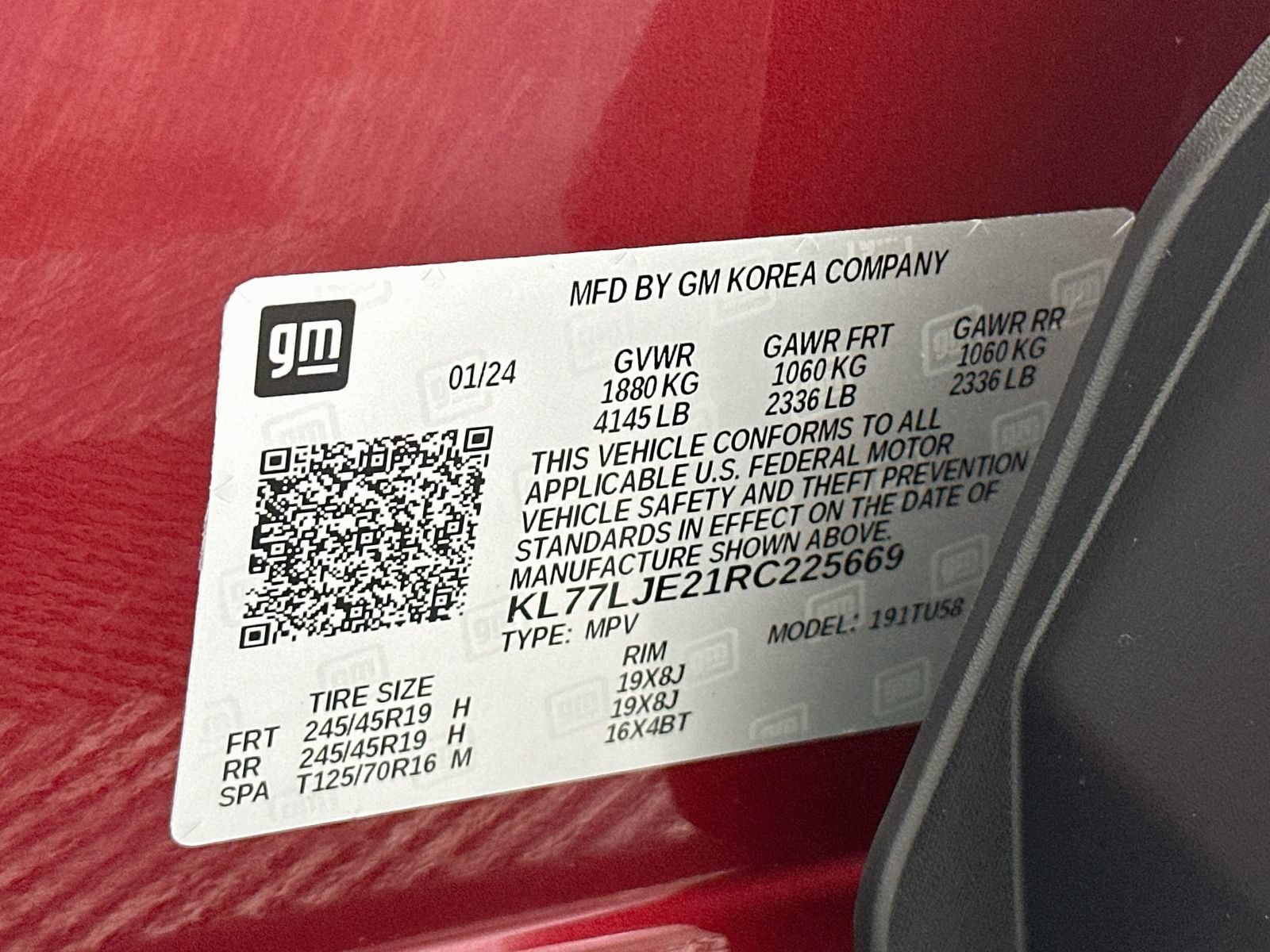 Used 2024 Chevrolet Trax RS w/ Sunroof Package FWD image 32