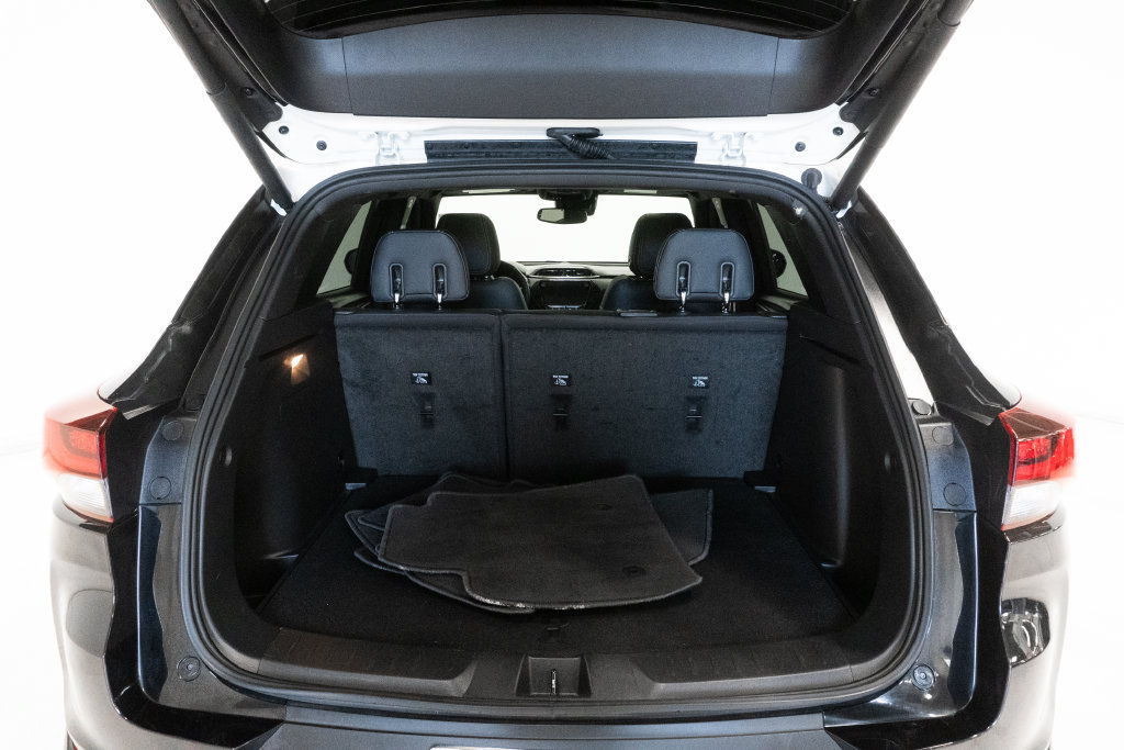 Used 2023 Chevrolet TrailBlazer ACTIV w/ Sun and Liftgate Package AWD/4WD image 31