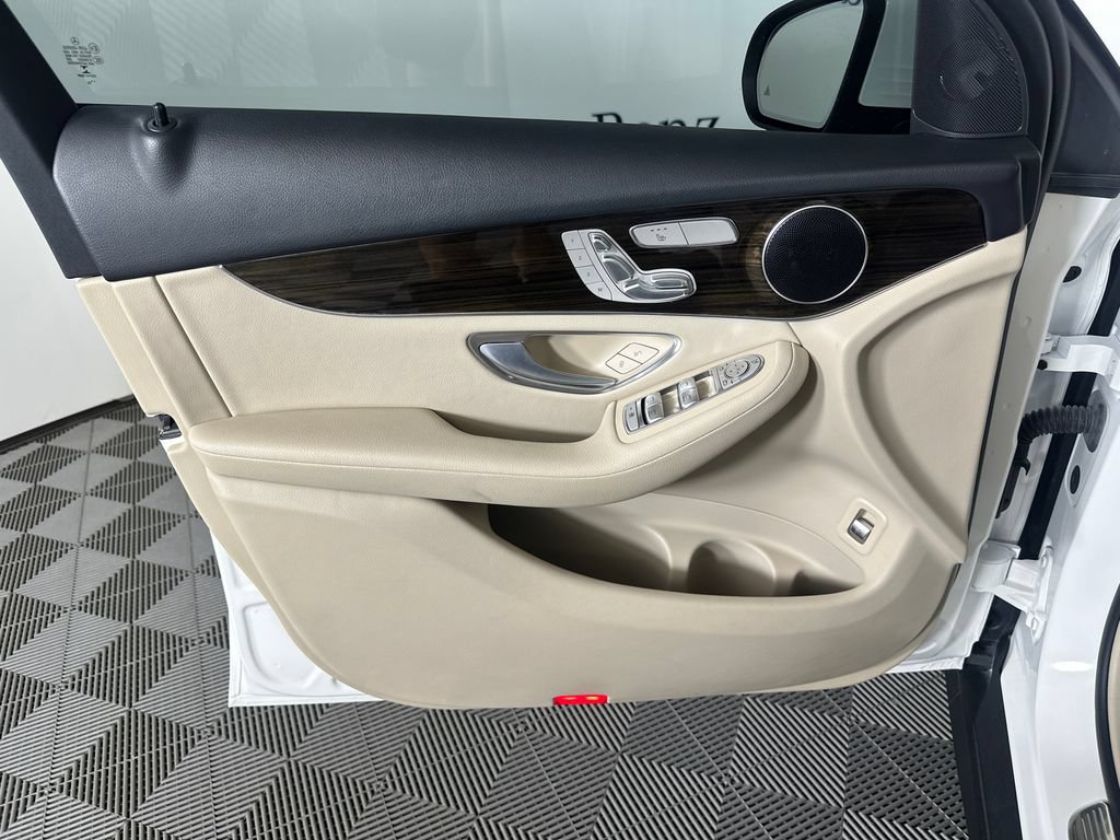 Certified 2022 Mercedes-Benz GLC 300 image 10