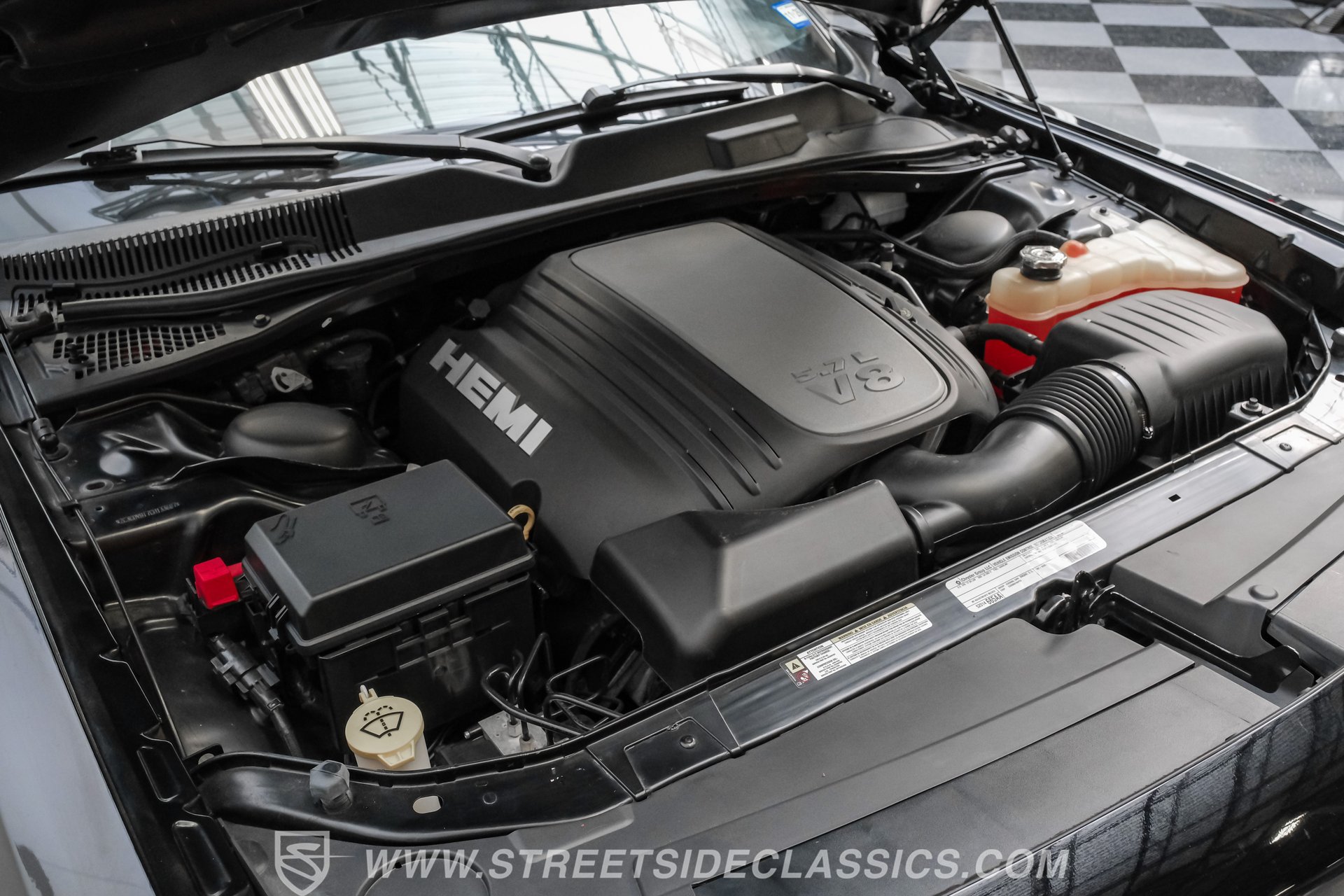 Used 2012 Dodge Challenger R/T RWD image 37