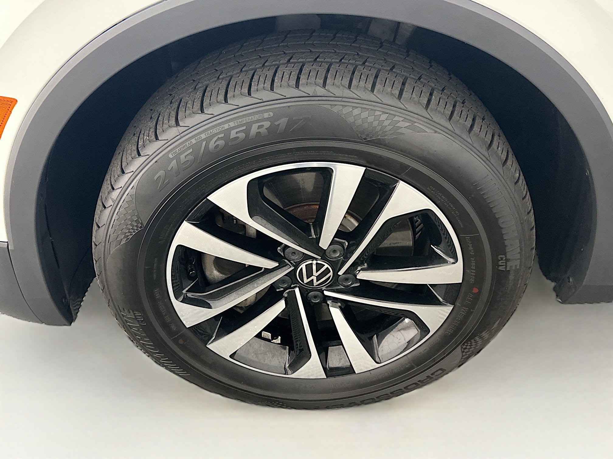 Used 2024 Volkswagen Tiguan S image 11