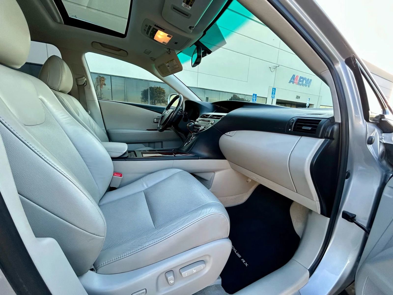 Used 2012 Lexus RX 350 FWD w/ Premium Pkg image 12