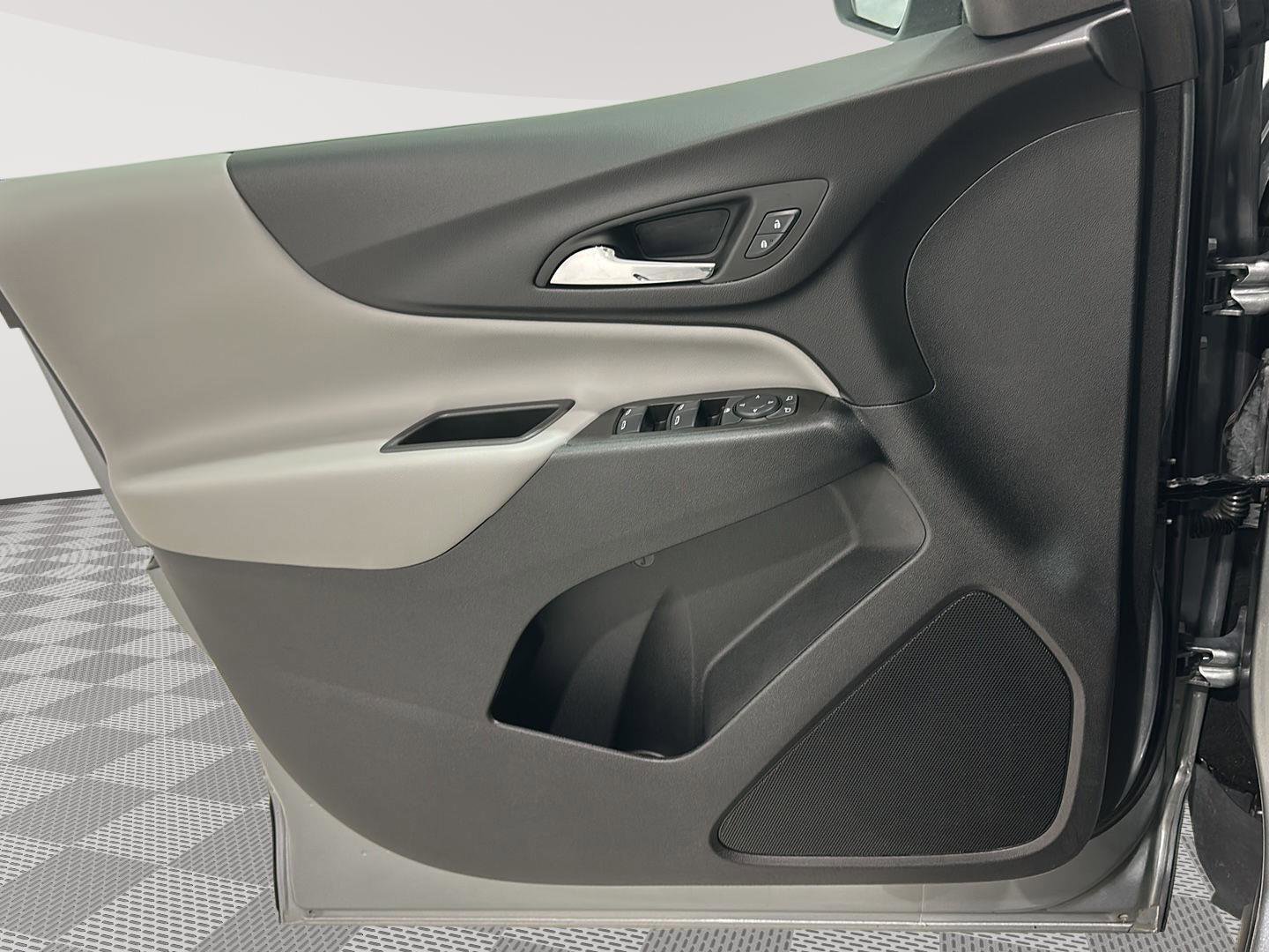 Used 2023 Chevrolet Equinox LS w/ LS Convenience Package FWD image 19